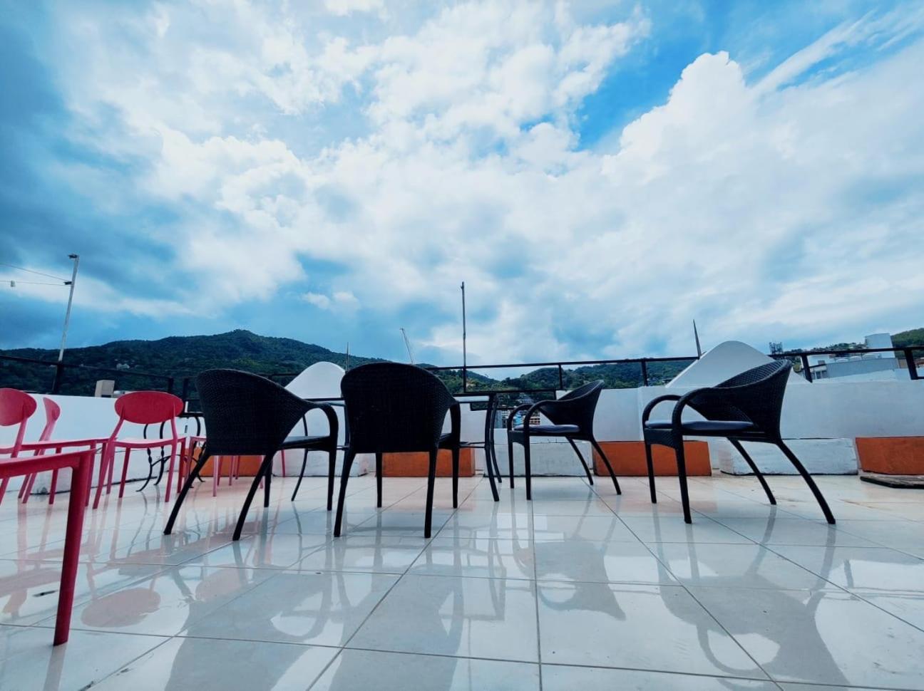 Hill View Lodge Patong ภายนอก รูปภาพ